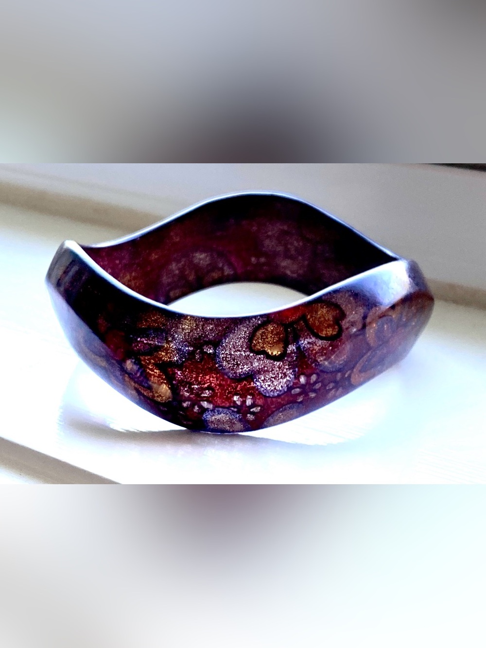 Vintage Chunky Wavy Bangle Bracelet Carved Floral Metallic Foil Flake Retro